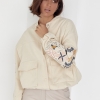 Женская куртка-бомбер с вышивкой на рукавах  LX-10488626