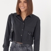 Укороченная женская рубашка с накладным карманом  LX-10531309