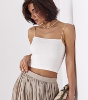 Приталений кроп-топ на бретелях-резинках