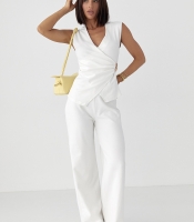 Трикотажний костюм з блузою і прямими штанами