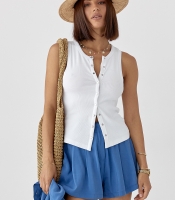 Майка в рубчик на кнопках