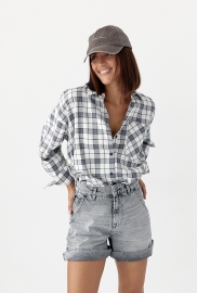 Жіноча сорочка в клітинку з кишенею Жіноча сорочка в клітинку з кишенею