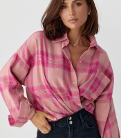 Сорочка в клітинку з напівкруглим низом