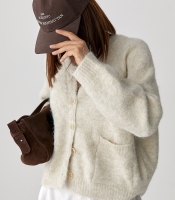 Теплий в'язаний кардиган із кишенями