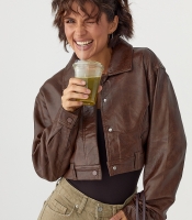 Коротка куртка зі шкірозамінника