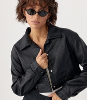 Коротка куртка зі шкірозамінника