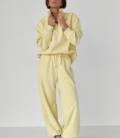 Теплий спортивний костюм з написами