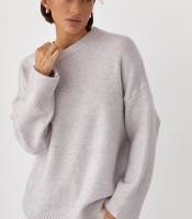 В’язаний однотонний джемпер вільного фасону