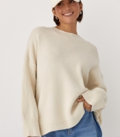 В’язаний однотонний джемпер вільного фасону