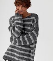 Тепла в'язана кофта oversize у смужку