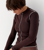 Лонгслів у рубчик з контрастними швами назовні