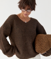 В’язаний жіночий джемпер з рукавами-ліхтариками