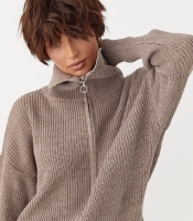 Укорочений кардиган на блискавці з довгим коміром