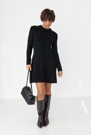 Жіноча в'язана коротка сукня в рубчик Жіноча в'язана коротка сукня в рубчик