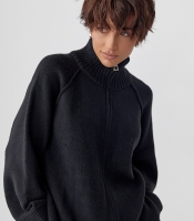 В'язаний кардиган на блискавці вільного фасону