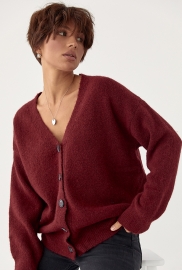 В'язаний вільний кардиган на ґудзиках В'язаний вільний кардиган на ґудзиках
