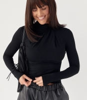 Приталений лонгслів із оригінальною горловиною