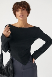 Трикотажна блуза з асиметричним низом Трикотажна блуза з асиметричним низом