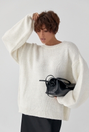 В'язана однотонна кофта з рукавами-ліхткриками