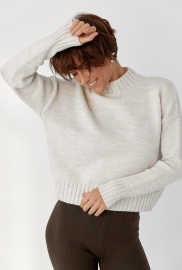 В'язаний светр з горловиною-стійкою В'язаний светр з горловиною-стійкою