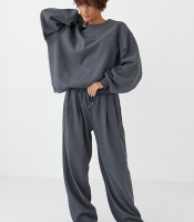 Теплий однотонний костюм зі світшотом та штанами зі складками