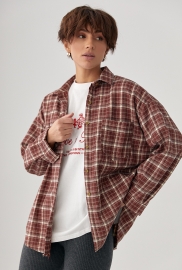 Картата сорочка з накладною кишенею