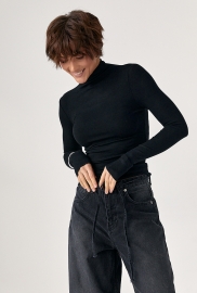 Базовий тонкий гольф з горловиною-стійкою