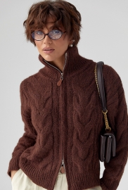 Теплий кардиган в косички на блискавці Теплий кардиган в косички на блискавці