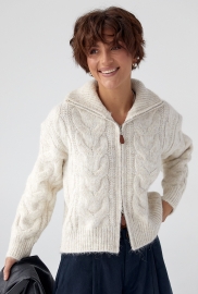 Теплий кардиган в косички на блискавці Теплий кардиган в косички на блискавці