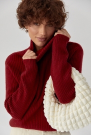 В'язаний гольф у рубчик В'язаний гольф у рубчик