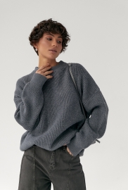 В'язана тепла однотонна кофта В'язана тепла однотонна кофта