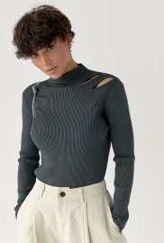 Лонг у рубчик з вирізами на плечі Лонг у рубчик з вирізами на плечі