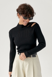 Лонг у рубчик з вирізами на плечі Лонг у рубчик з вирізами на плечі