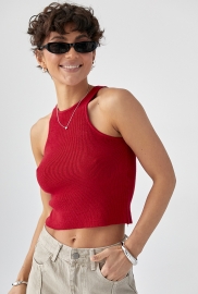 В'язана коротка майка в рубчик