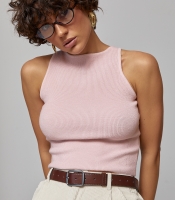 В'язана коротка майка в рубчик