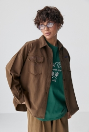 Котонова сорочка з накладними кишенями