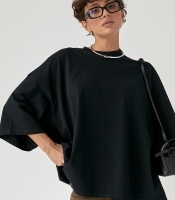 Жіноча футболка оверсайз із декоративним швом на спині