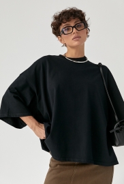 Жіноча футболка оверсайз із декоративним швом на спині