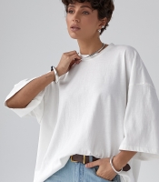 Жіноча футболка оверсайз із декоративним швом на спині