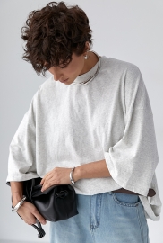 Жіноча футболка оверсайз із декоративним швом на спині