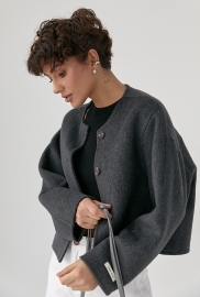 Коротке вовняне пальто