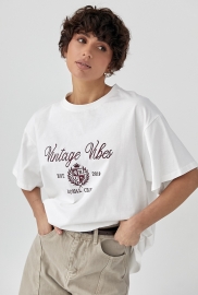 Оверсайз футболка з вишитими написами