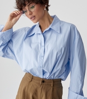 Широка класична сорочка на ґудзиках