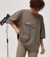 Футболка в стилі тай-дай із принтом авто