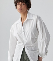 Класична однотонна сорочка з елегантними ґудзиками