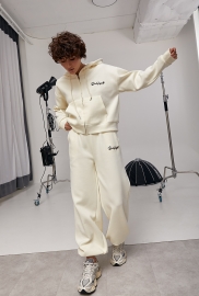 Спортивний костюм вільного фасону з написами