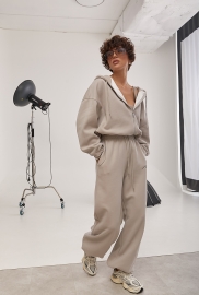 Спортивний костюм із худі та прямими штанами на затяжках