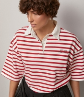 Футболка-поло у смужку