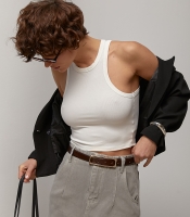 Коротка майка-борцовка в рубчик