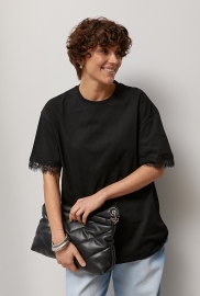 Оверсайз футболка із мереживом